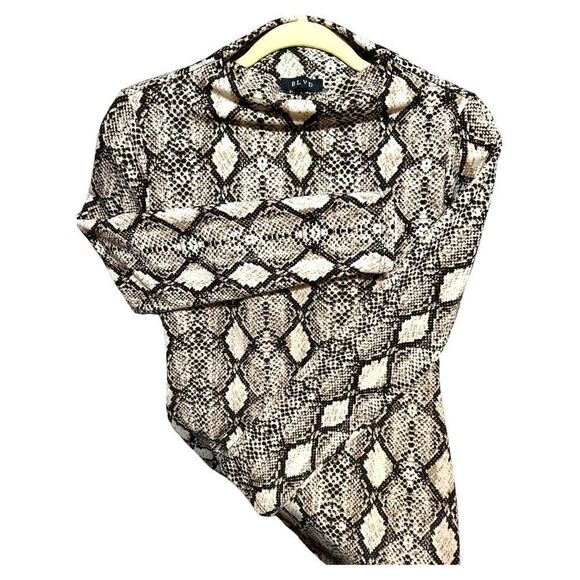 Snakeskin Print Bodycon Woman's Dress With Mock Neckline And Knee Length
Hem M - Picture 4 of 17